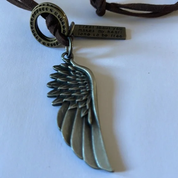 Metal Alloy Wing Pendant - Picture 4 of 4